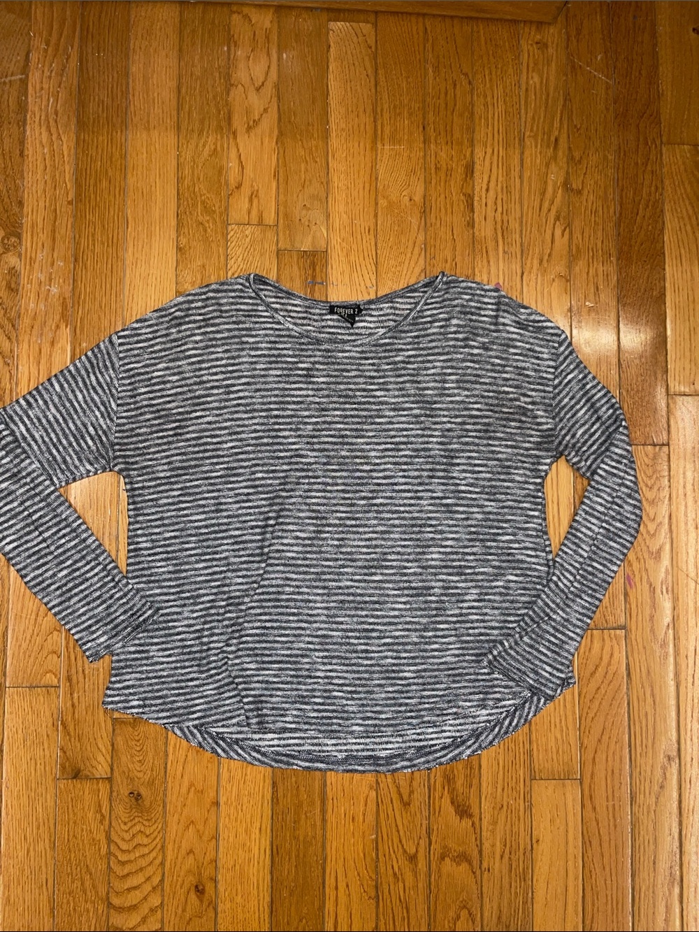 Forever 21 Gray Striped Long-Sleeve Tee